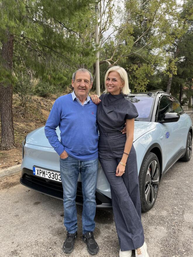 Η Χριστίνα Κοντοβά εξερευνά το NIO EL6