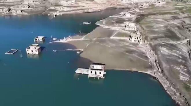 Tα ερείπια του βυθισμένου χωριού Κάλλιο