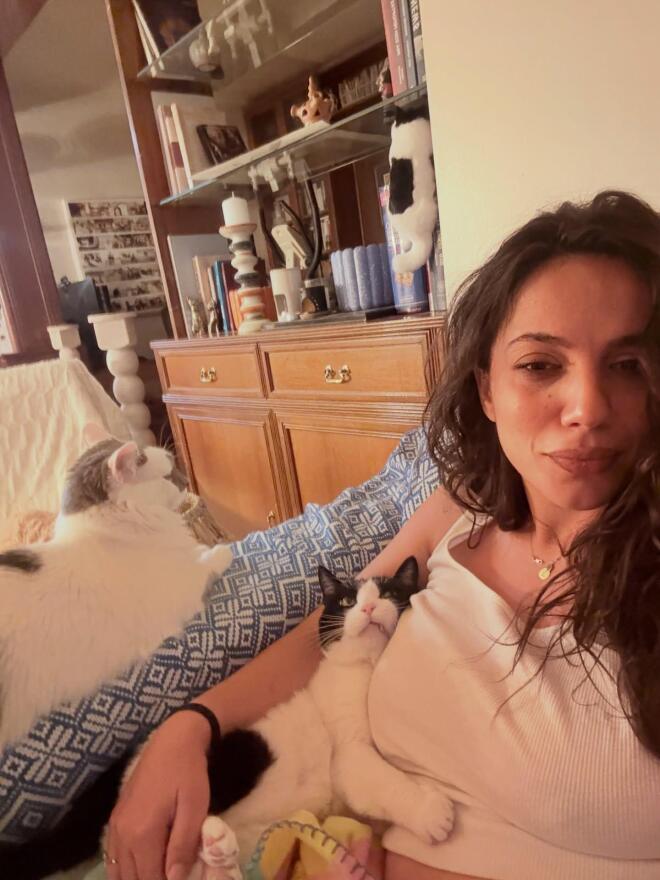 Η Ευλαμπία Ρέβη για το τοξόπλασμα: «Ναι, είμαι έγκυος, ναι έχω γάτες»
