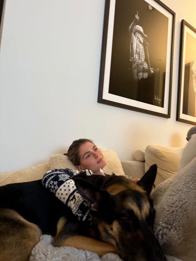 Αμαλία Κωστοπούλου: Έφτιαξε cinnamon rolls την Ημέρα Ευχαριστιών