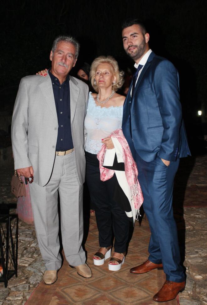 Ο Θοδωρής με τους γονείς του Στέλιο & Ζέτα Μισόκαλου 