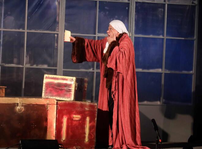 Τα Χριστούγεννα του Σκρουτζ: Στο Πειραιώς 131 με τον Τάκη Παπαματθαίου