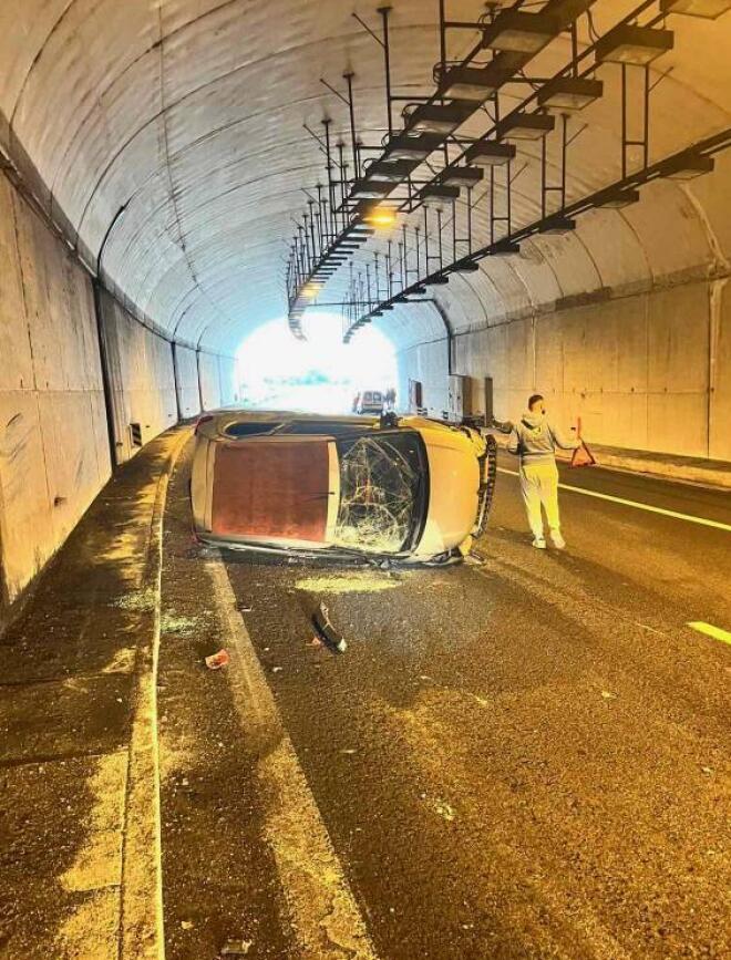 Τροχαίο: Νέες φωτογραφίες από το αυτοκίνητο της Πηγής Δεβετζή