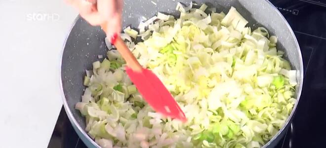 Πρασόπιτα με φέτα, ανθότυρο και μυζήθρα