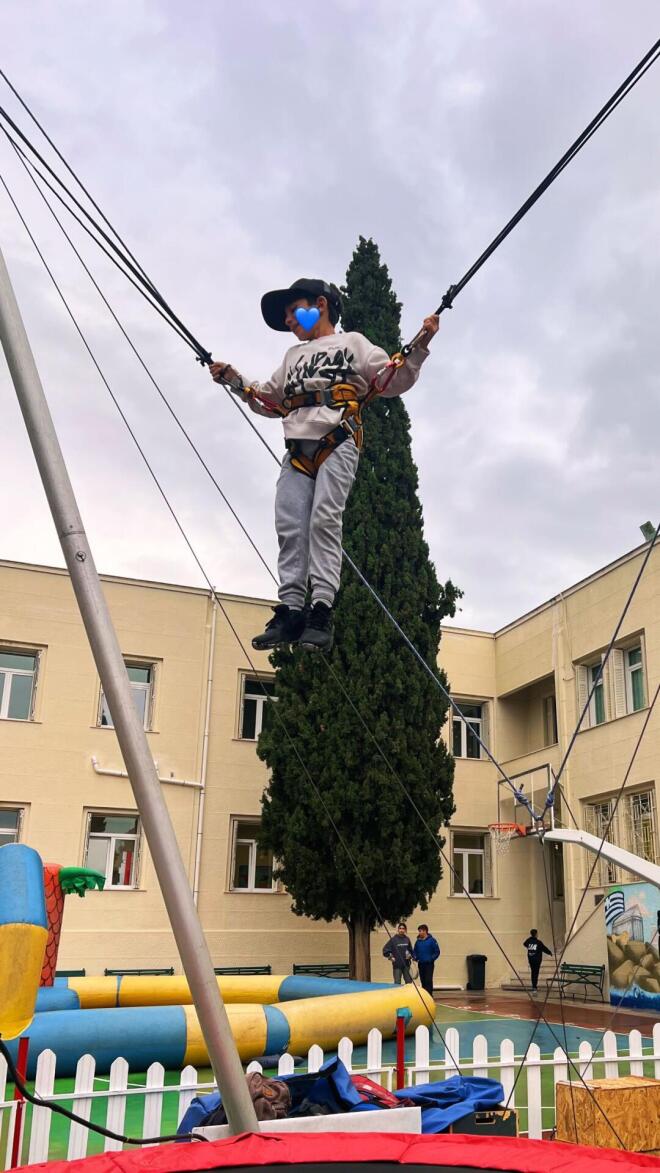 Κατερίνα Παπουτσάκη: Η φωτογραφία από τη σχολική γιορτή του γιου της