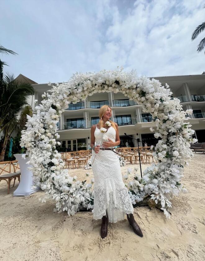 Χριστίνα Παππά: Oι αινιγματικές «γαμήλιες» φωτογραφίες στο instagram