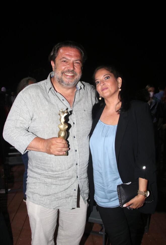 Ο Στάθης Σταμουλακάτος με τη σύζυγό του / NDP Photo Agency