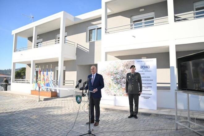 Ο Ν. Δένδιας στα εγκαίνια του νέου συγκροτήματος στρατιωτικών κατοικιών στο Χαϊδάρι