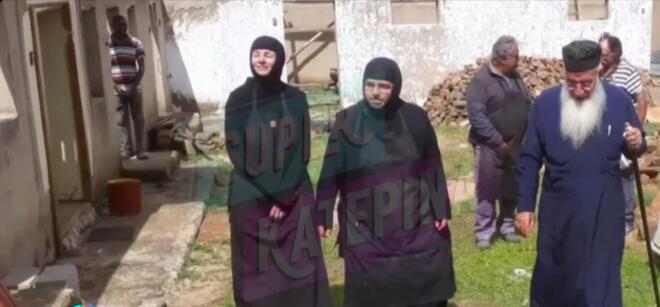 Ναταλία Λιονάκη: Νέες φωτογραφίες ως Μοναχή Φεβρωνία από την Κένυα