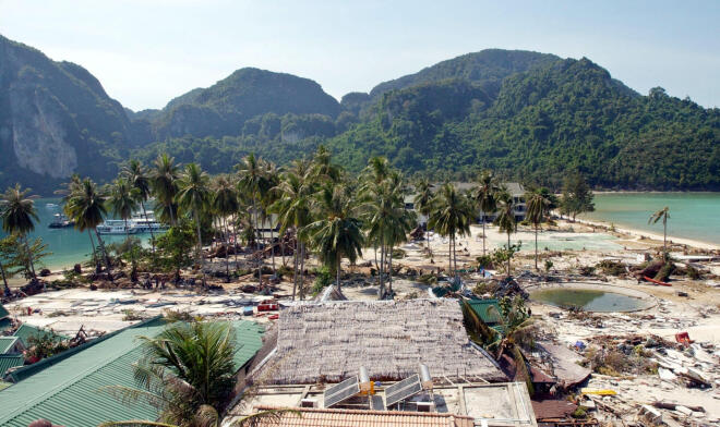 Το φονικό τσουνάμι σκότωσε 230.000 ανθρώπους/AP