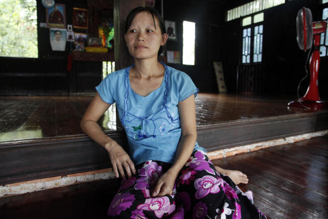 «Είμαι ακόμη τρομαγμένη ,πολύ τρομαγμένη. Καμιά φορά ονειρεύομαι ότι έρχεται ένα κύμα...» περιγράφει επιζήσασα. 