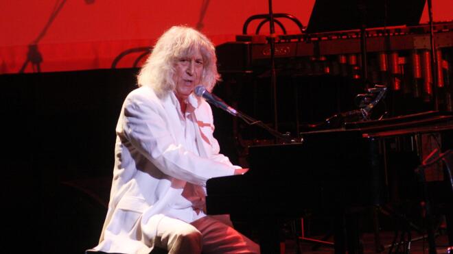 Ο Λουκιανός Κηλαηδόνης