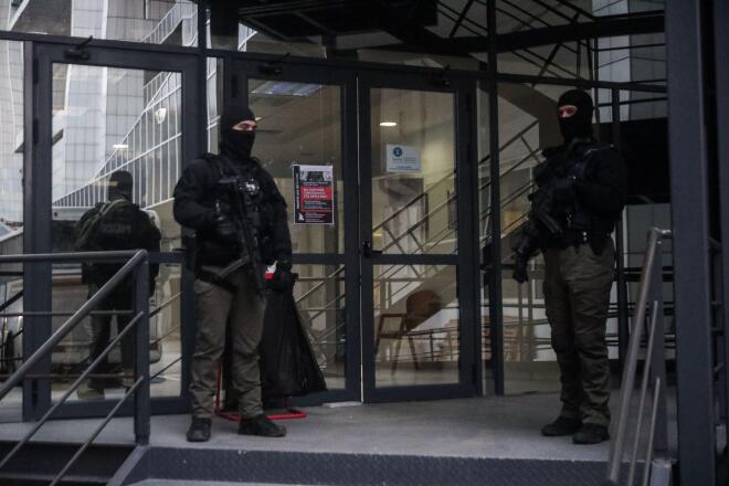 Υπό δρακόντεια μέτρα ασφάλειας οδηγήθηκαν στην Ευρωπαϊκή Εισαγγελία οι κατηγορούμενοι για τον ΟΠΕΚΕΠΕ