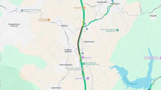 Η κίνηση στην Εθνική Οδό λόγω της φωτιά που εκδηλώθηκε σε φορτηγό