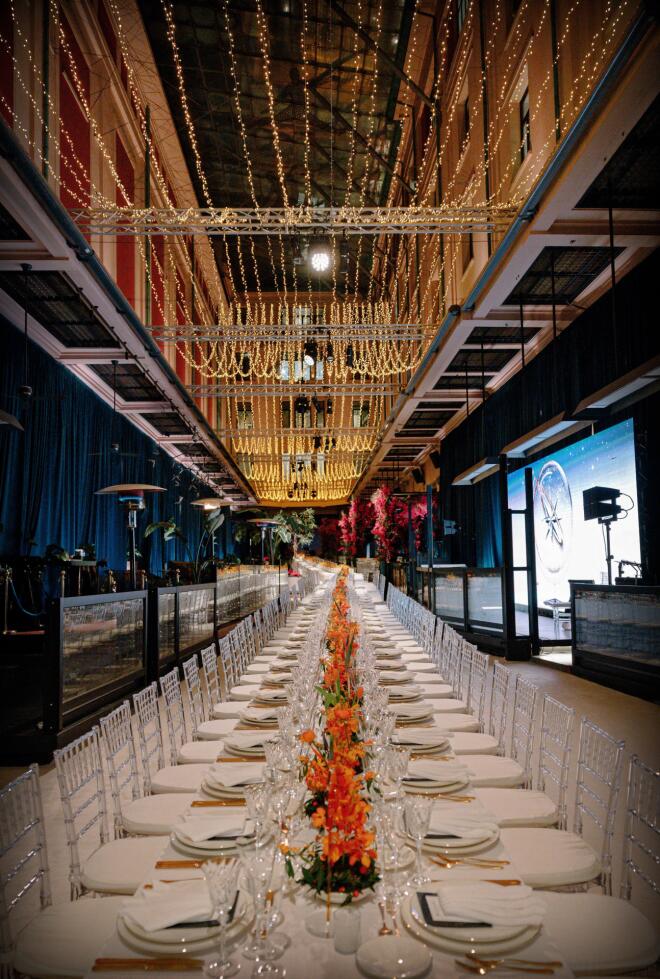 Λαμπερές εμφανίσεις σε χριστουγεννιάτικο δείπνο στο Ιστορικό City Link