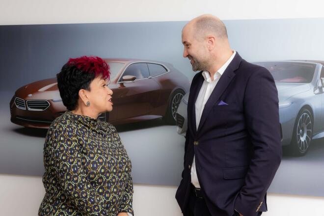 BMW Group Hellas: Στηρίζει τα άτομα με άνοια