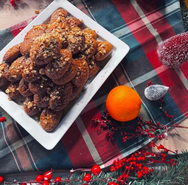 Mελομακάρονα με μέλι και ξύσμα πορτοκαλιού