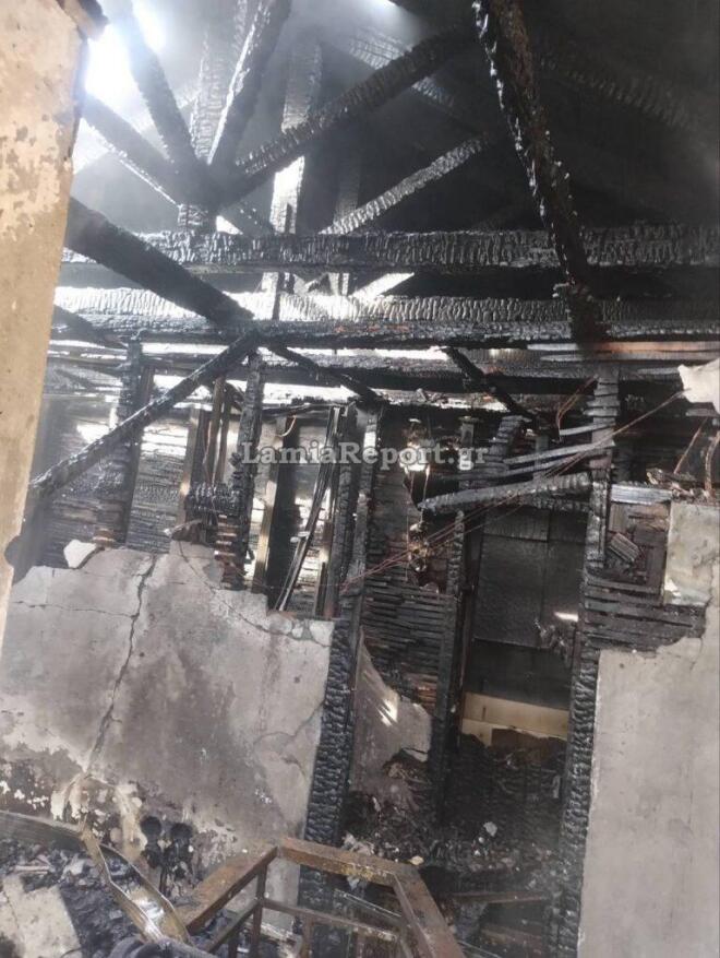 Φθιώτιδα: Την ώρα που ο άνδρας αυτοπυρπολήθηκε στο όχημά του, καιγόταν και το σπίτι του