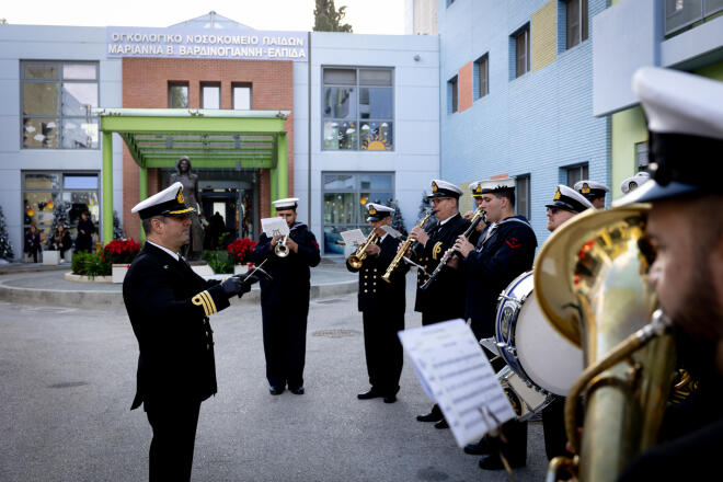 Άναψε το χριστουγεννιάτικο δέντρο στο Ογκολογικό Νοσοκομείο Παίδων