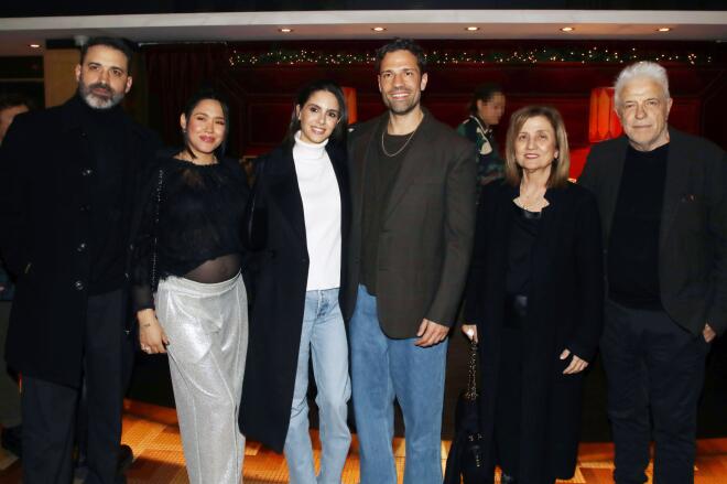 Παύλος Αργυρός- Άννα Μαρία Αναξαγόρου- Αλεξάνδρα Νίκα- Κωνσταντίνος Αργυρός με τους γονείς του, Φωτεινή & Βασίλη/  NDP ΝΙΚΟΣ ΔΡΟΥΚΑΣ