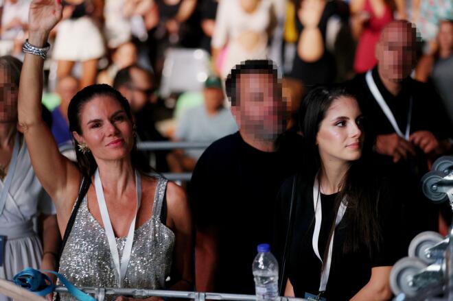 Μιράντα Πατέρα- Αλεξάνδρα Νίκα στη συναυλία του Κωνσταντίνου Αργυρού στο Κατράκειο, τον Ιούλιου του 2024/ NDP ΑΝΔΡΕΑΣ ΝΙΚΟΛΑΡΕΑΣ