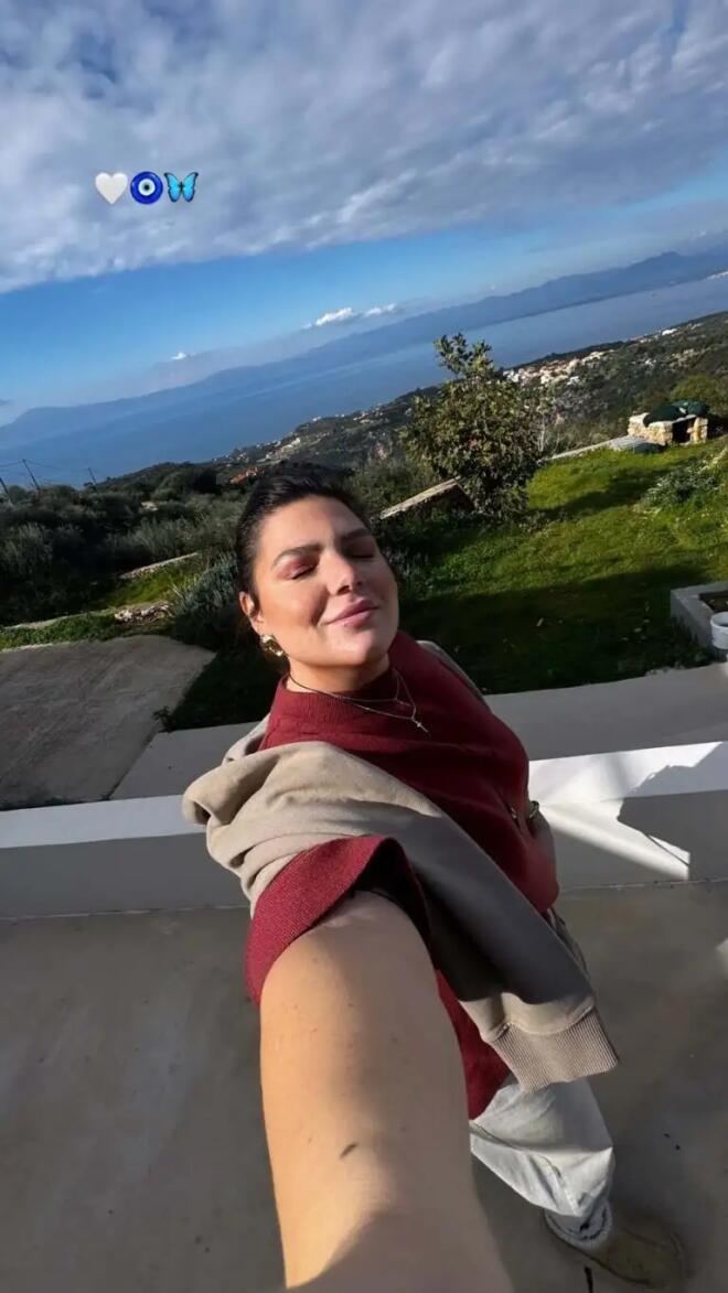 Δανάη Μπάρκα: Στην Καλαμάτα με τον σύντροφό της - Η κοινή φωτογραφία