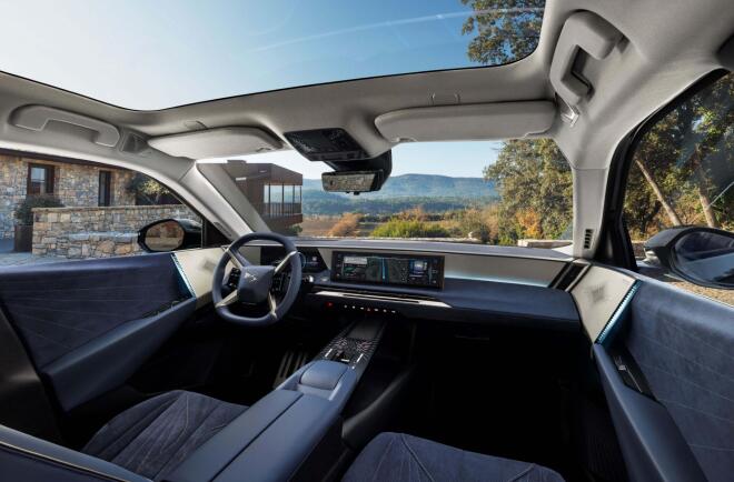 DS Ν°8: Η ναυαρχίδα στην Ελλάδα - Τιμές 