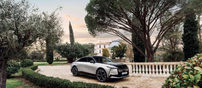 DS Ν°8: Η ναυαρχίδα στην Ελλάδα - Τιμές 