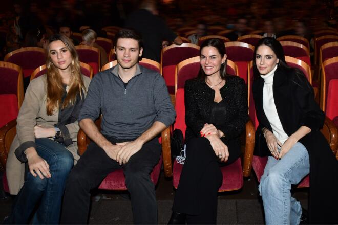 Φαίδρα Παπανδρέου- Παναγιώτης Νίκας- Μιράντα Πατέρα- Αλεξάνδρα Νίκα στην α' προβολή της συναυλίας Αργυρού στο Royal Albert Hall/  NDP ΝΙΚΟΣ ΔΡΟΥΚΑΣ