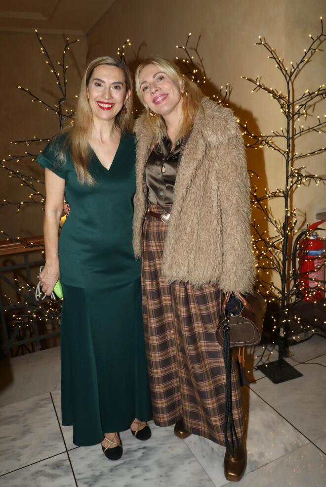 19/12/25: Βίκυ Βολιώτη- Σμαράγδα Καρύδη στην επίσημη πρεμιέρα "Kontakthof"/ NDP ΕΛΛΗ ΠΟΥΠΟΥΛΙΔΟΥ