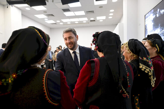 Τα κάλαντα στον Νίκο Ανδρουλάκη 1