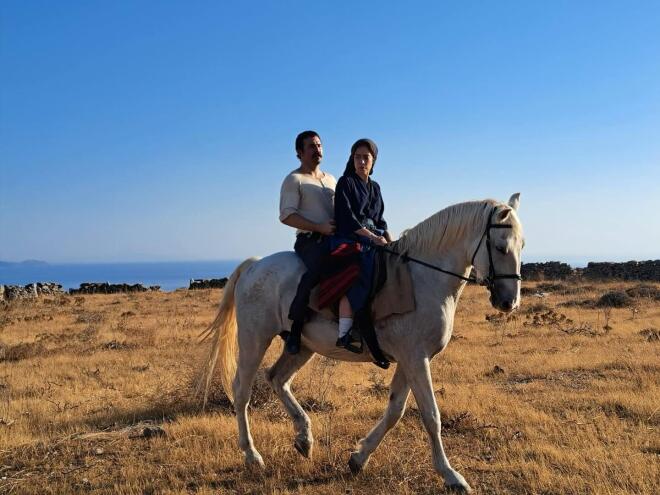 TV 2026: Οι νέες σειρές κι οι εκπομπές που θα δούμε από τη νέα χρονιά