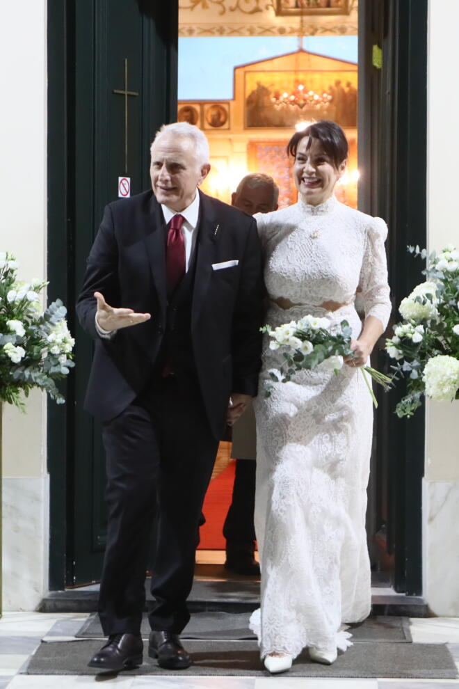 Εικόνες από γάμο Ραγκούση