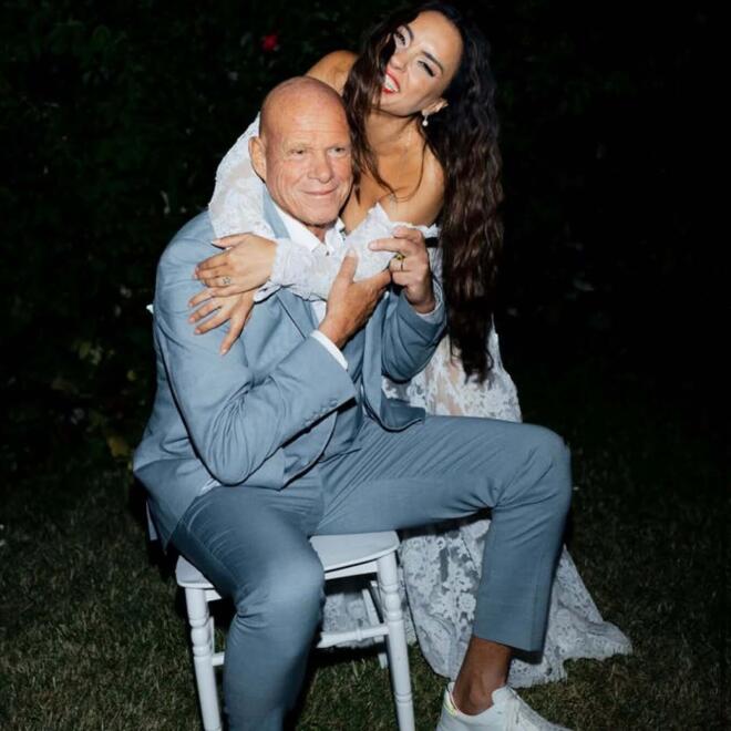 Οι γάμοι της χρονιάς 2025: Τα διάσημα ζευγάρια που παντρεύτηκαν φέτος