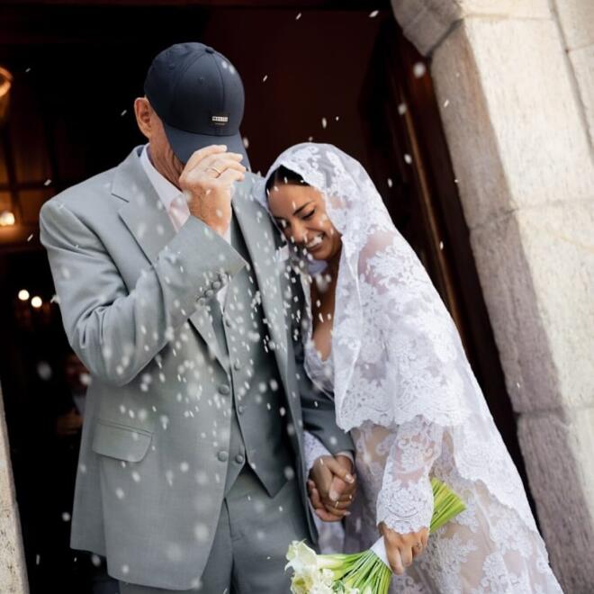 Οι γάμοι της χρονιάς 2025: Τα διάσημα ζευγάρια που παντρεύτηκαν φέτος