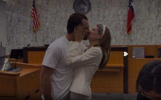 Οι γάμοι της χρονιάς 2025: Τα διάσημα ζευγάρια που παντρεύτηκαν φέτος