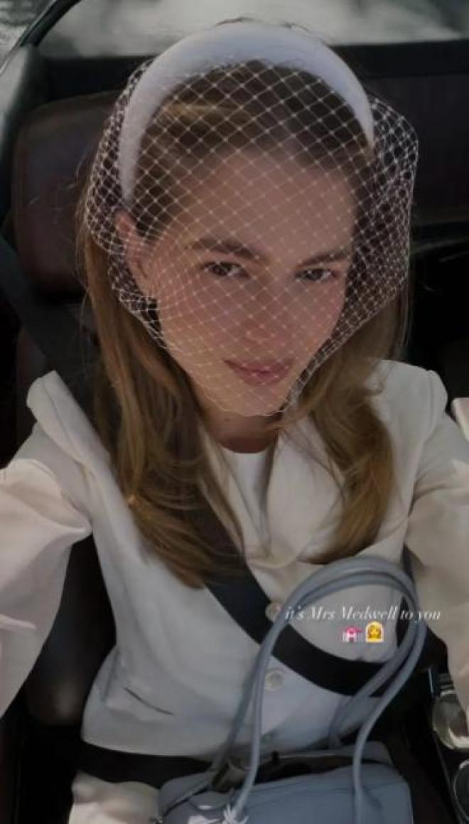 Οι γάμοι της χρονιάς 2025: Τα διάσημα ζευγάρια που παντρεύτηκαν φέτος