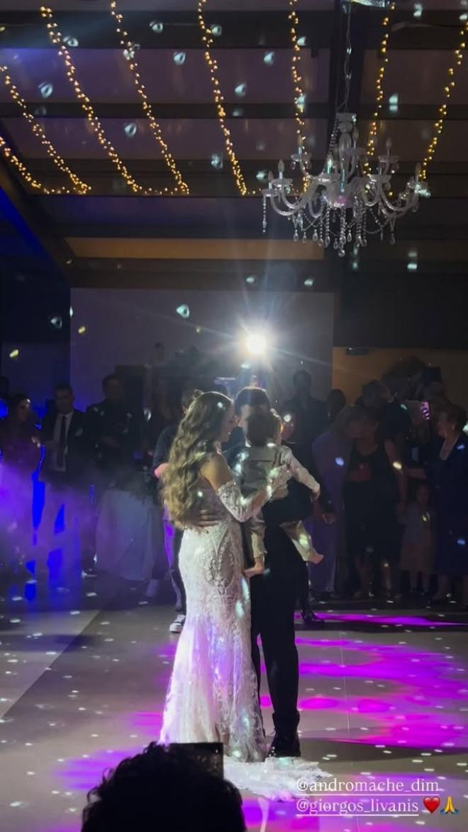 Οι γάμοι της χρονιάς 2025: Τα διάσημα ζευγάρια που παντρεύτηκαν φέτος