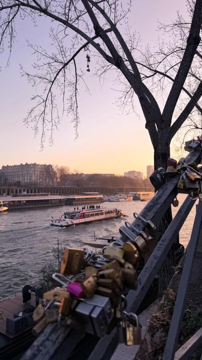 Ιωάννα Τούνη: Οι πρώτες φωτογραφίες από το οικογενειακό ταξίδι της στο Παρίσι