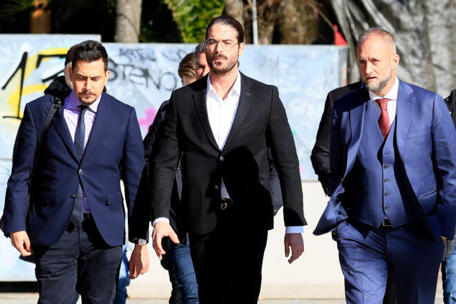 Μουγκοπέτρος δικαστήρια 1