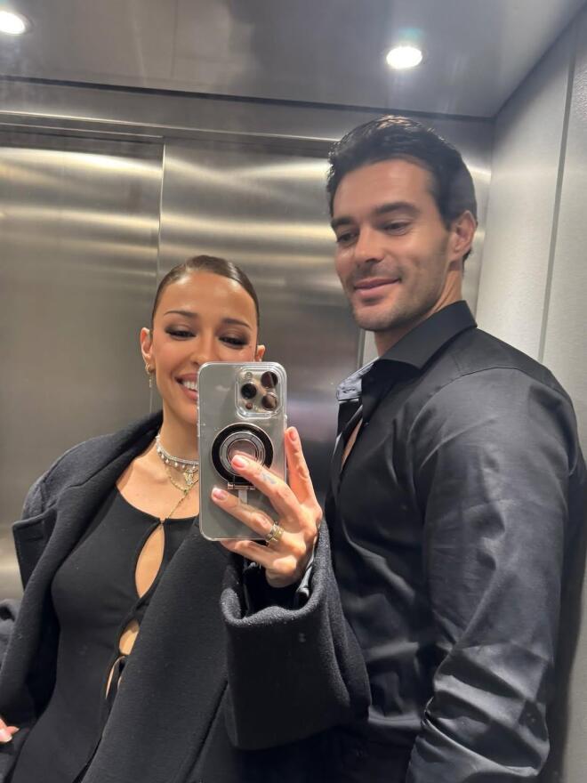 Ελένη Φουρέιρα: Ποζάρει με τον Αλμπέρτο Μποτία μέσα στο ασανσέρ