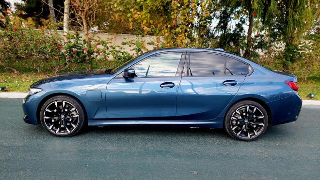 BMW 330e: Οδηγούμε την plug-in υβριδική έκδοση με 292 ίππους  
