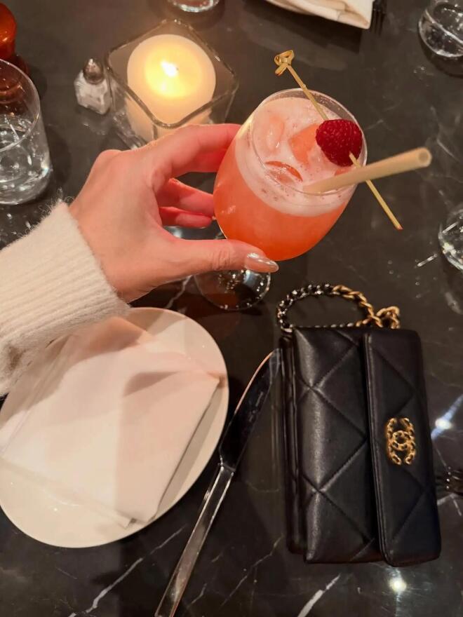 Φαίη Σκορδά: Έστειλε ευχές για καλή χρονιά από τη Νέα Υόρκη!