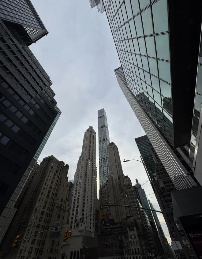 Φαίη Σκορδά: Έστειλε ευχές για καλή χρονιά από τη Νέα Υόρκη!