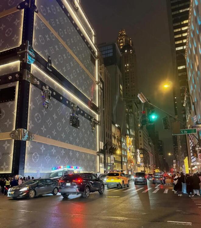 Φαίη Σκορδά: Έστειλε ευχές για καλή χρονιά από τη Νέα Υόρκη!