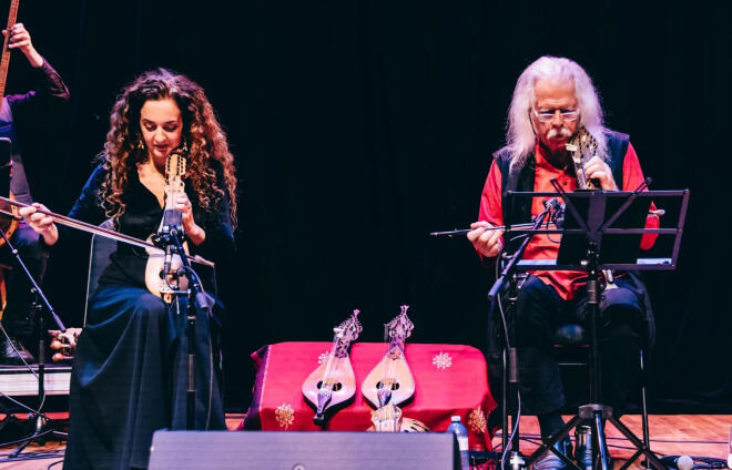 To ντουέτο Ross Daly και Κέλυ Θωμά για πρώτη φορά στο Theatre of the No