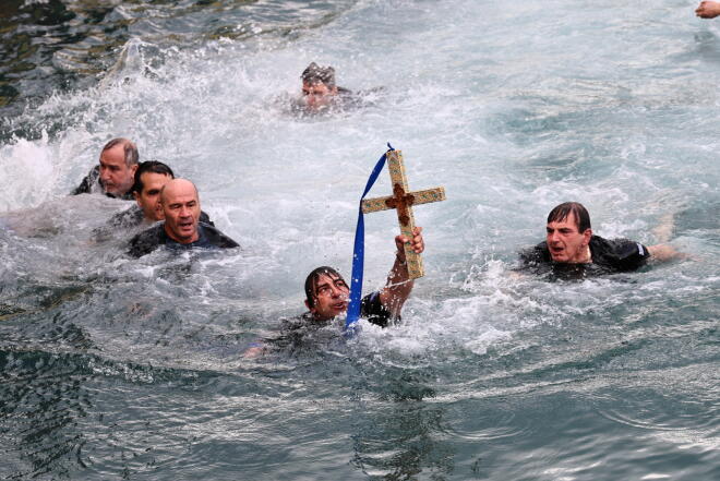 Θεοφάνια στον Αγ. Διονύσιο στο Κολωνάκι και στον Πειραιά