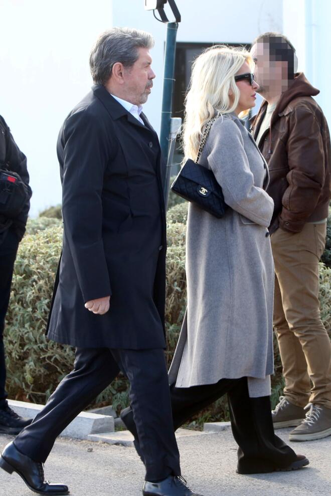 Ελένη Μενεγάκη - Γιάννης Λάτσιος: Μαζί στην κηδεία του Γιώργου Παπαδάκη