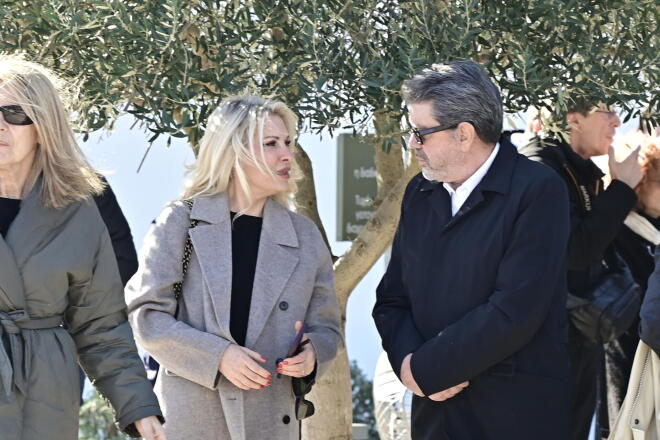 Ελένη Μενεγάκη - Γιάννης Λάτσιος: Μαζί στην κηδεία του Γιώργου Παπαδάκη