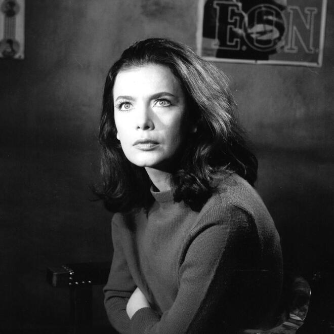 Η Τζένη Καρέζη